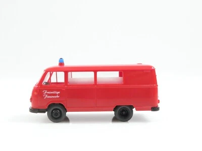 Transportador de bomberos voluntarios Wiking Borgward 1:87 #A809 Foto 1 de 4