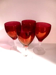 CRANBERRY GLASBECHER GEBLASEN 8 Unzen WEIN/WASSERGLÄSER 4ER SET - Bild 1 von 5