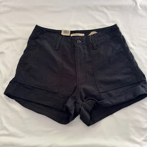 NWT Levi's Black Ribcage Cargo Shorts Cotton High Rise Zip Fly Pockets Size 30 - Picture 1 of 7