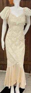 NUEVO CON ETIQUETAS De Colección Años 80 Vestido de Encaje Victoriano Beige Crema Cabaña Seda Lorrie Kabala, Martin - Imagen 1 de 24