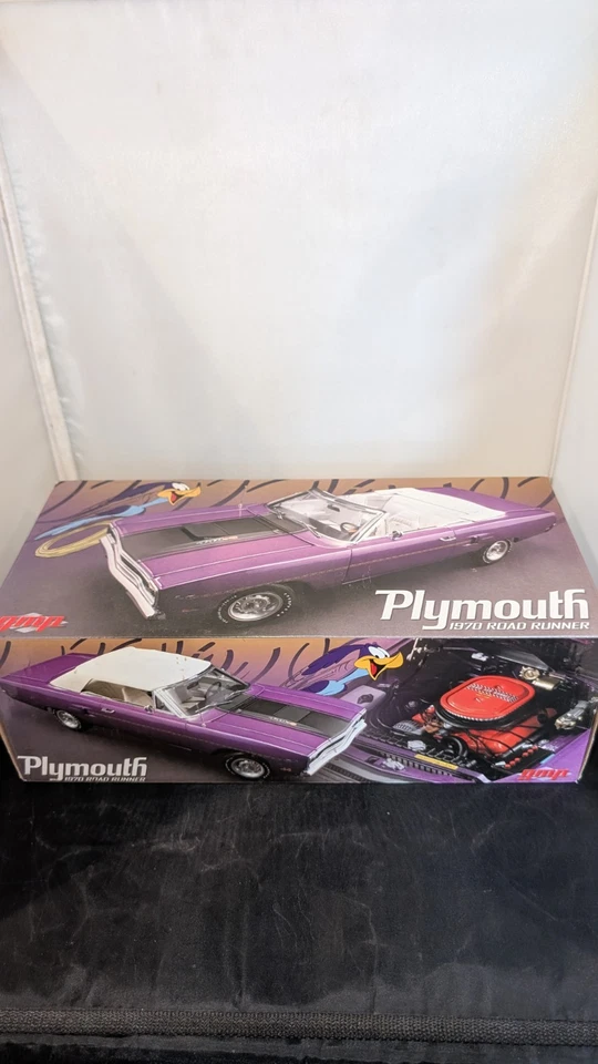 GMP ACME 1:18 1970 PLYMOUTH ROAD RUNNER CONVERTIBLE- IN VIOLET W/ WHITE INTERIOR - Image 1 of 4