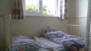 IKEA minnen chidrens adjustable bed plus mattress ,sheet,duvet,pillow.86.x207cm - Picture 1 of 1