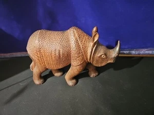 Beautiful Hand Carved Rhino Possibly Teak Great Condition 6-1/2” Tall - Picture 1 of 11