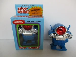 RARO ROBOT MOBILE CICLOPE LUCE E SCINTILLE A CORDA ANNI '70 - Picture 1 of 4