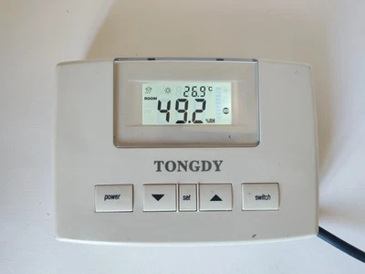 Tongdy Temperature and Humidity Controller F2000P-TH Series - Image 1 of 4