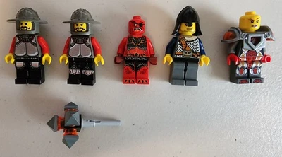 5 minifiguras Lego Nexo Knights diversas de varios juegos de Lego Foto 1 de 4