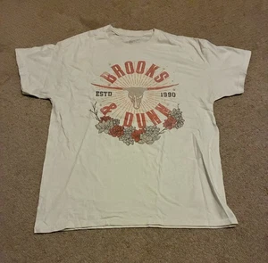 Brooks & Dunn Roses Graphic Tee Shirt XL White Rodeo COUNTRY Music Estd 1990 - Picture 1 of 6