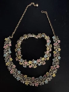 Vintage Trifari Stil Pastell Emaille & Strass Blume Halskette Armband Set - Bild 1 von 9