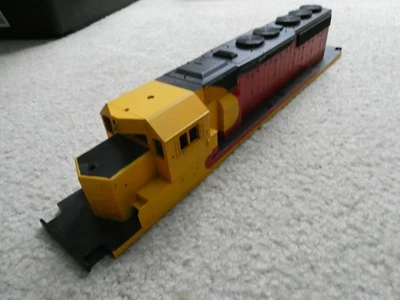 MTH O Scale Sample Yellow Red Black Diesel Locomotive Body Shell 16.25" Long - Image 1 of 3