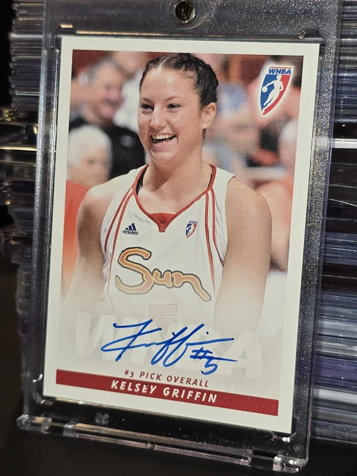 2010 Rittenhouse WNBA Kelsey Griffin limited edition Auto Autograph RC SUN! - Image 1 of 3