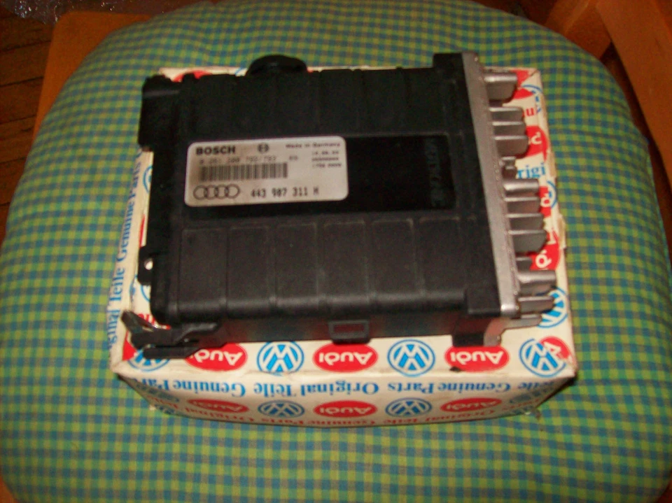 Centralina motore Audi 80 (8C2/8C5) 2.0 ABT 443907311H/0261200292/793 - Immagine 1 di 1