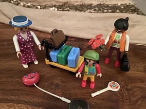 Playmobil Bahnhof 4382 Ersatzteil Personen Gepäckwagen Ballon Blume - Bild 1 von 2