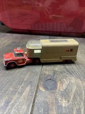 Matchbox No K-18 ASCOT Stables DODGE TRACTOR and King Size Articulated Horse Van - Image 1 of 4