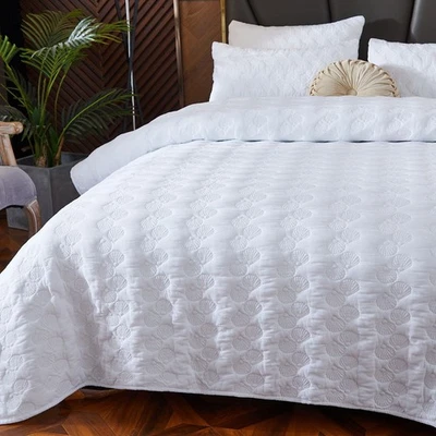 White Quilt Bedding Set Queen Size Cotton Quilted Comforter Set Coastal Seash... - Image 1 of 4
