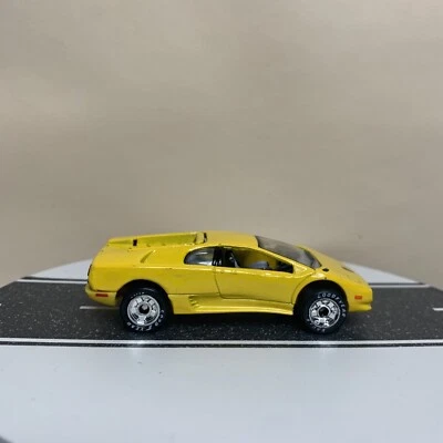 Matchbox Premiere Collection ROW Exclusive Lamborghini Diablo Yellow 1:59 NM - Image 1 of 4