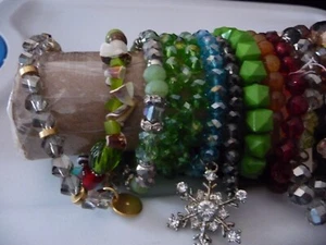 MIXED LOT OF 20  BEADED STRETCH   BRACELET  #5/22 LOT B - Picture 1 of 6