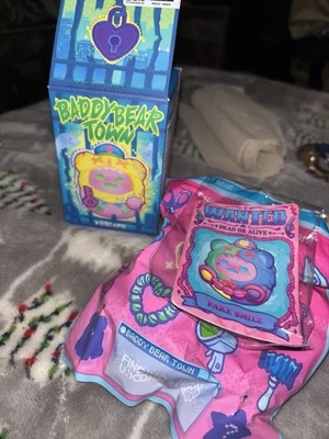 Finding Unicorn Shinwoo Baddy Bear Town Series Confirmed Blind Box Figure - Image 1 of 4