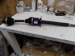 Genuine Volvo V40 2015-2019 Front Right Driveshaft 36050804 - Picture 1 of 1