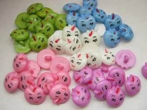 8 Apple Face Buttons for Kids 18mm (3/4") Resin Shank Sewing Buttons - Picture 1 of 5