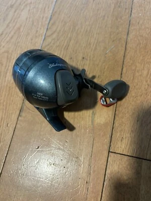 Shakespeare Durango Fishing Reel 8LB Line - Image 1 of 4