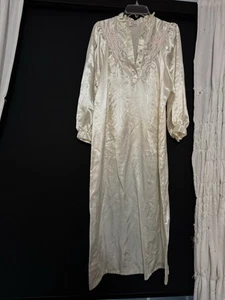 Vintage Sleep Robe - Picture 1 of 14