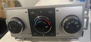 2008-2012 Chevrolet Malibu A/C Heater Climate Control 28251428 - Picture 1 of 7