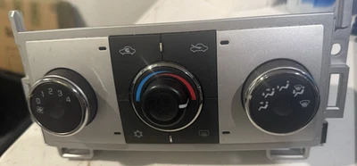 2008-2012 Chevrolet Malibu A/C Heater Climate Control 28251428 - Image 1 of 4