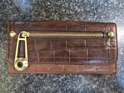 Cartera de cuero genuino marrón B. Makowsky 3 cremalleras  Foto 1 de 4