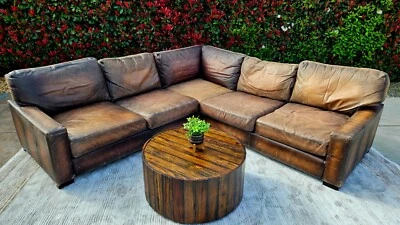 Sofá seccional desgastado Pottery Barn couro marrom genuíno - Imagem 1 de 3