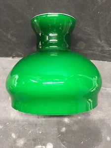 6" Cased Glass Green Over White Student Oil Kerosene Table Lamp Shade NOS - Bild 1 von 7