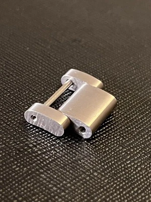 GENUINO Reloj Tudor Pelagos Titanio Eslabón 18mm Ancho Con Barra de Tornillo Modelo 25600TN Foto 1 de 4