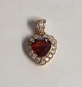 (RI4) 14k Yellow Gold Red Stone Heart Pendant / Charm (1.4 Grams) Size 5/8" - Picture 1 of 7