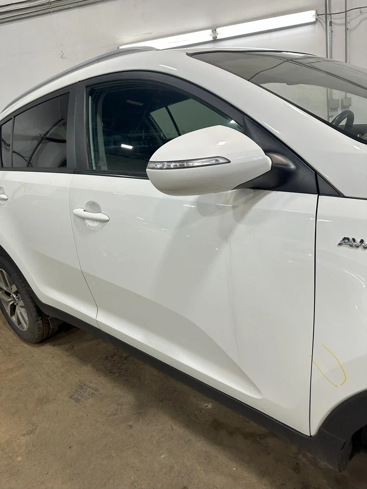 Used Front Right Door Assembly Front fits: 2015 Kia Sportage w/o solar Front Rig Foto 1 de 4