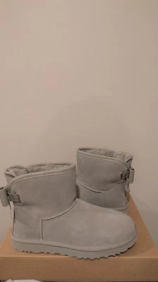 Botas Ugg Australia para mujer Ultra Mini Bailey de cuero con lazo talla 9 nuevas en caja Foto 1 de 4