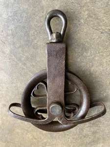 Ancienne  poulie en fer et fonte 32,5 cm - Photo 1/3