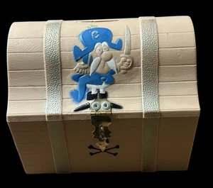 Vintage Cap'n Captain Crunch Cereal Plastic Treasure Chest Coin Bank 1960s Promo - Picture 1 of 9