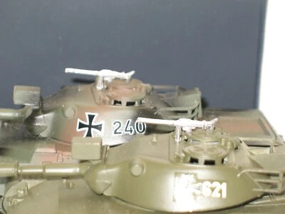 2 MG MACHINE GUNS IN RAW METAL GERMAN LEOPARD SOLIDO MILITARY - Image 1 of 4