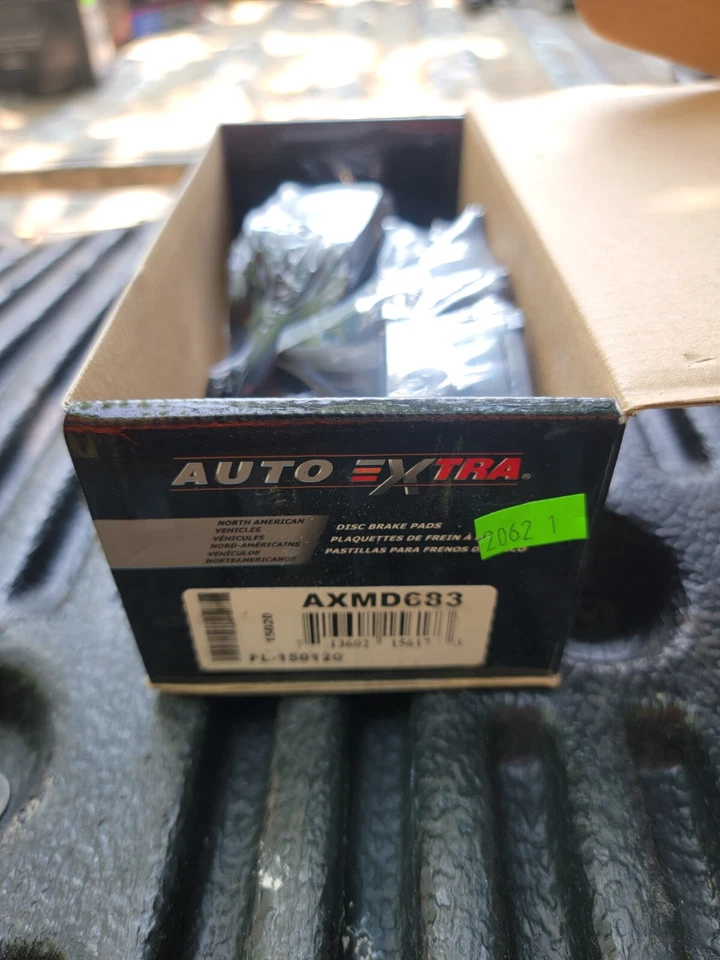 Комплект колодок дискового тормоза дополнительные автоматические AXMD683 - Изображение 1 из 1