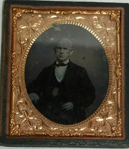 Antique Ambrotype ~ Distinguished Older Gentleman Man Grey Hair ~ 1/6 Plate - Picture 1 of 7