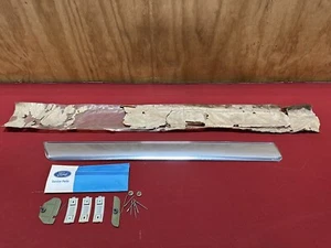 NOS 1968 FORD GALAXIE RH LOWER QUARTER PANEL MOLDING TRIM C8AZ-5429038-A FoMoCo - Picture 1 of 6