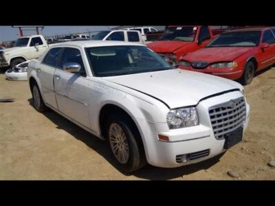 Used Deck Lid fits: 2010 Chrysler 300 w/o spoiler Grade A - Image 1 of 4