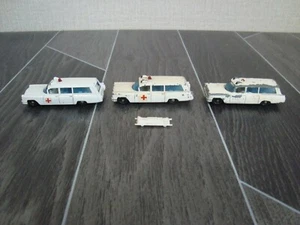 3 x Matchbox Regular Wheels Nr. 54 Cadillac Krankenwagen + 1 Trage - Bild 1 von 5