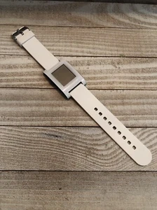 Rare 🔥 Pebble Time Smartwatch - White Watch - Parts/repair - Picture 1 of 6