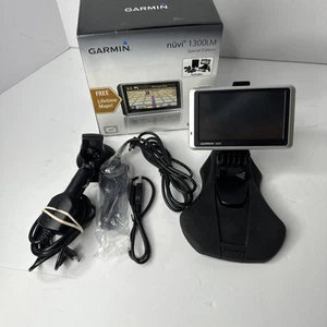 Garmin Nuvi 1300 LM GPS Lifetime Maps Navigation TESTED WORKS - Picture 1 of 8
