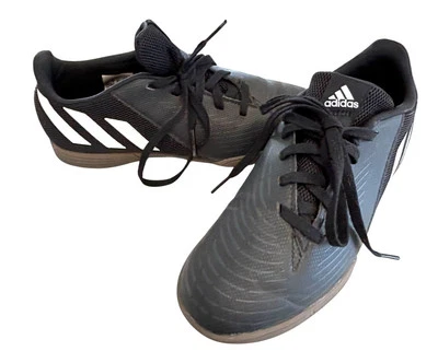 Adidas Predator Edge.4 Boys Youth Size 3.5 Indoor Soccer Sala Shoes Black White - Image 1 of 4