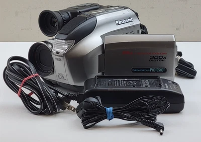 Panasonic PV-L779D Palmcorder VHS-C Video Camera Camcorder w/ Charger - *READ* - Image 1 of 4