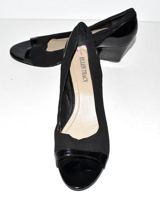 Ellen Tracy Ida女式黑色面料漆皮露趾楔形高跟鞋8.5 M — 第 1/4 张图片