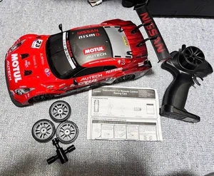Kyosho RC scala 1/16 MOTUL AUTECH GT-R 4WD - Foto 1 di 3