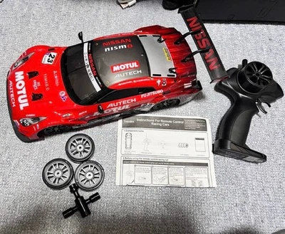 Kyosho RC scala 1/16 MOTUL AUTECH GT-R 4WD - Immagine 1 di 3