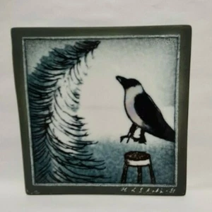 Heljä Liukko-Sundström Piatto da parete quadrato Abete e Corvo 1981 Arabia Finlandia - Foto 1 di 2